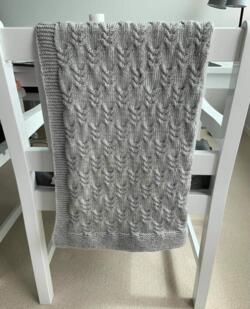 Strikkekits til Babytæppe med snoninger i Extrafine merino 120