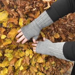 Opskrift til langskaftede pulsvarmere i Extrafine merino 120