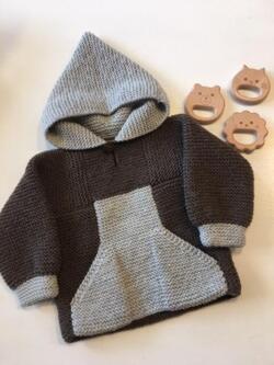 Opskrift til Sweaters med hætte i Extrafine Merino 120