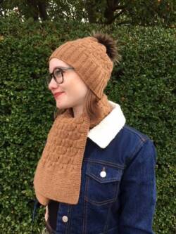 Opskrift til hue og halstørklæde med ternmønster i Easy Care Classic