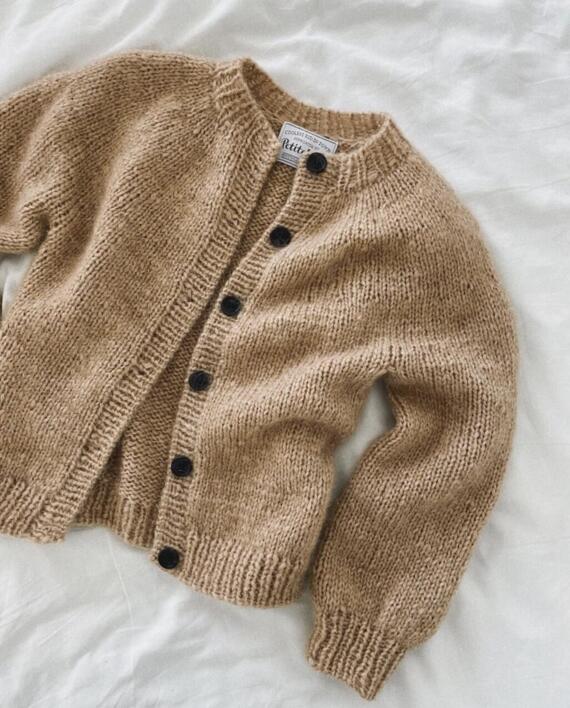 Novice Cardigan Junior - Chunky Edition - PetiteKnit - 7-14 år
