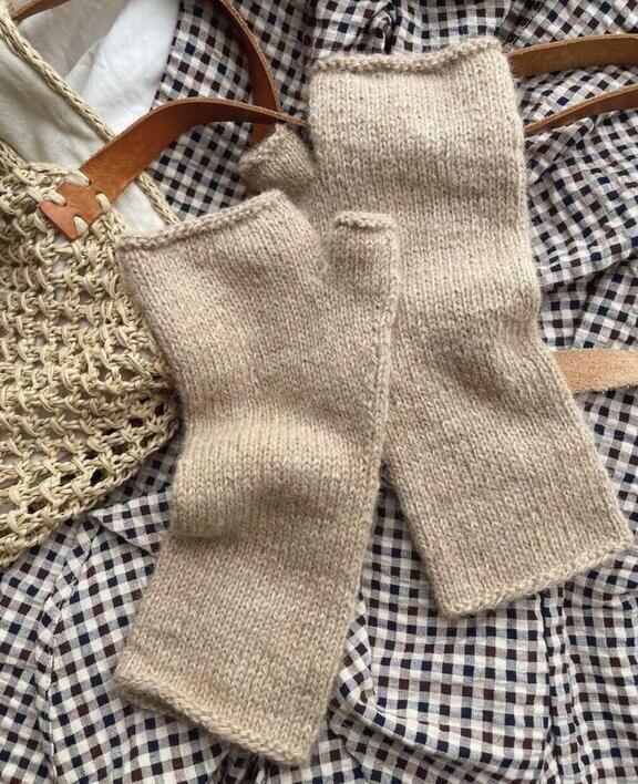 Strikkekits til Penny Gloves fra Petiteknit i Alva fra Filcolana