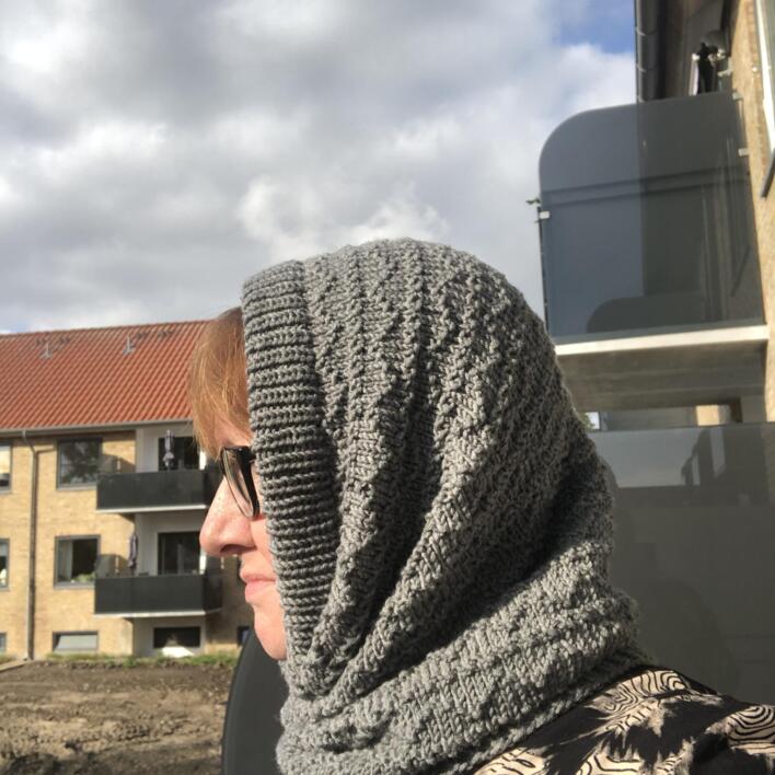 Opskrift til hætte/halsrør i Extrafine merino 90