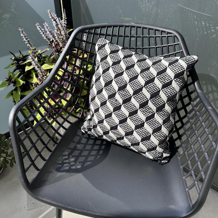 Strikkekits til 3D pude i Extrafine merino 90