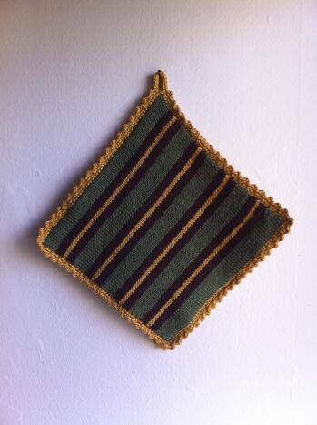 Opskrift til dobbelte grydelapper strikket på rundpind i Bommix Bamboo