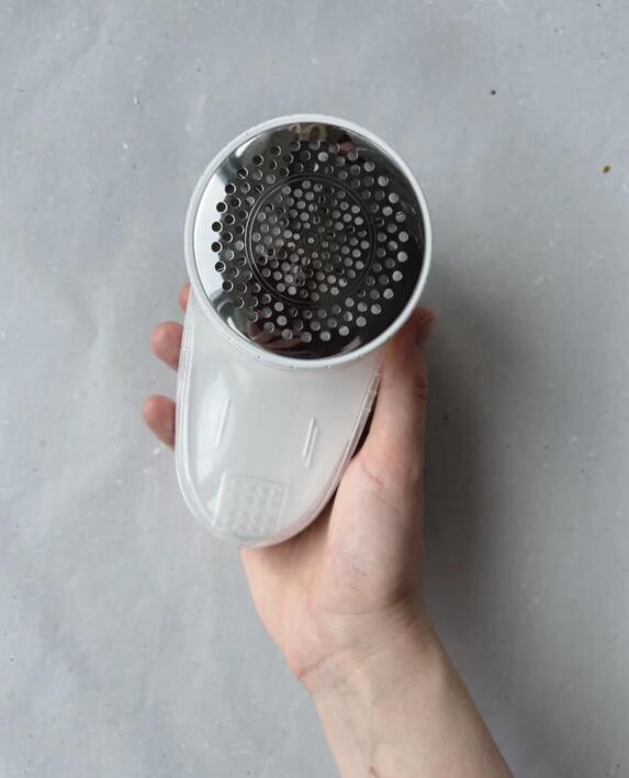 Refresh your knit with PetiteKnit - Lint Remover