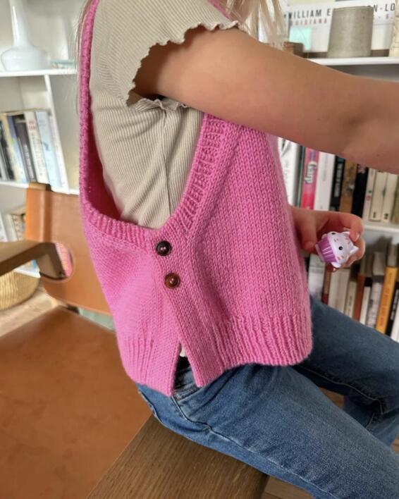 Lulu Slipover Junior - PetiteKnit