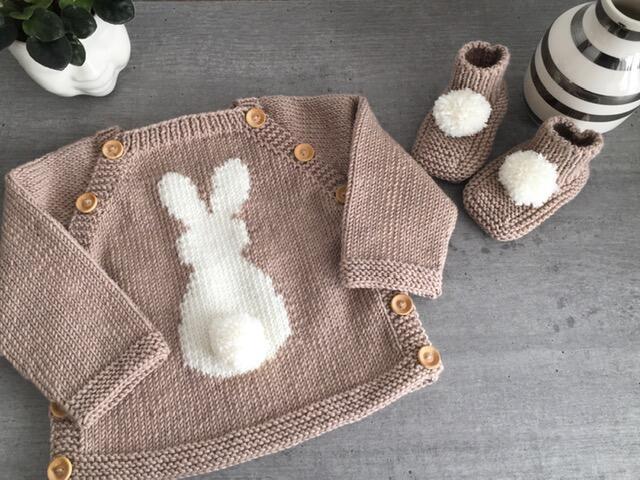 Opskrift til Kanin trøjen og pompon sokker