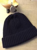 Opskrift til Lille Per huen i Extrafine merino 150