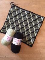 Opskrift til Grydelapper med 3D mønster i Cotton nr. 8