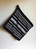 Opskrift til dobbelte grydelapper strikket på rundpind i Bommix Bamboo